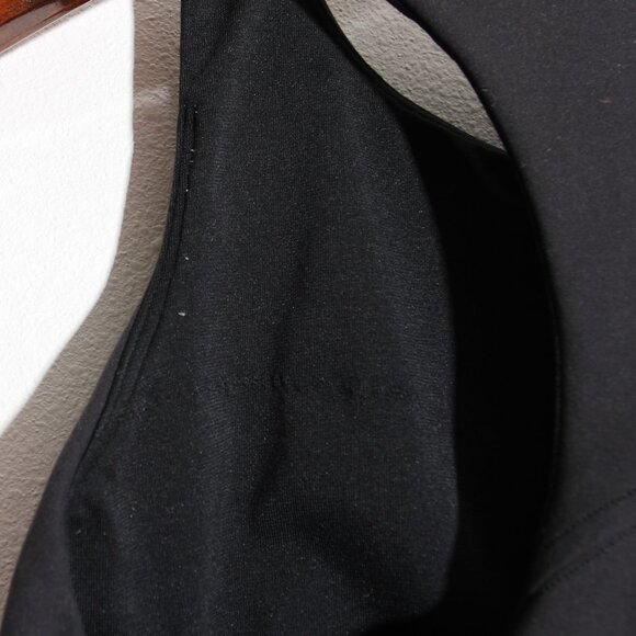 Lululemon Invigorate Training Tank Crop Top Black Everlux Built-In-Bra Size 8 - Picture 11 of 14